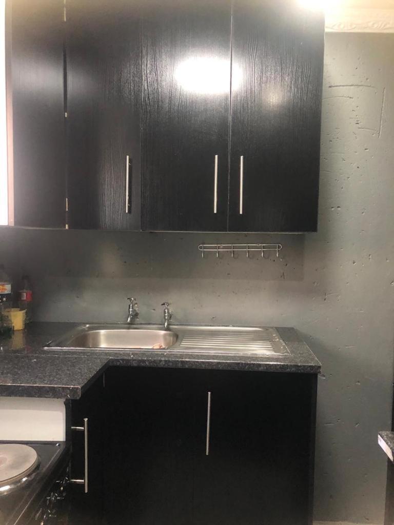 Fgm Guesthouse 2 Alberton Δωμάτιο φωτογραφία